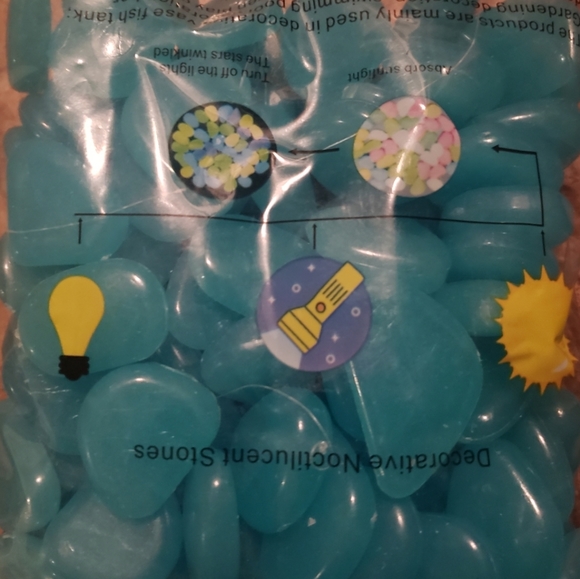 Bag of Bioluminescent Blue Stones - Picture 6 of 7